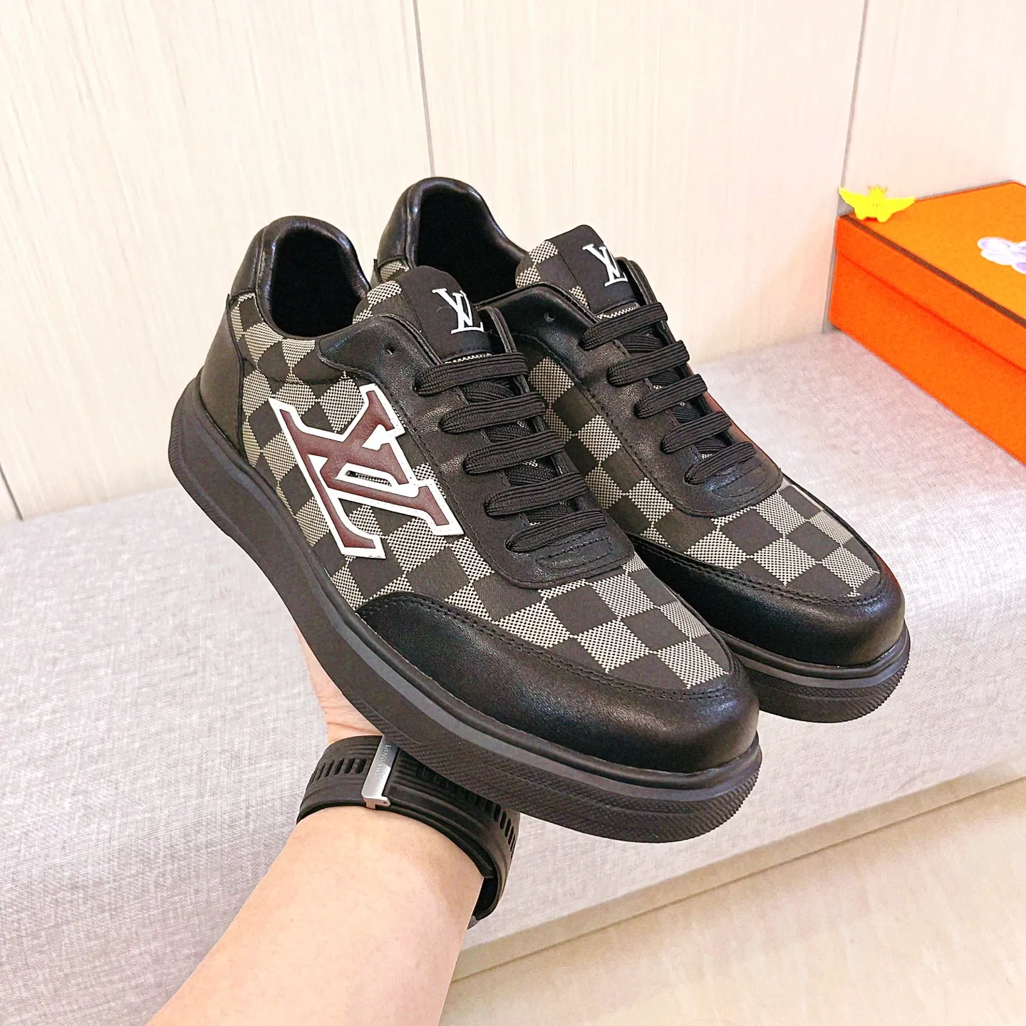 Men's Men's Shoes Men's Shoes💰 420 Men's Men's Shoes💰[LV]🔥Louis Vuitton Men's high-end brand official website 1:1 Latest masterpiece: The upper is made of Italian imported first-layer cowhide with a comfortable and breathable lining➕Original non-slip and wear-resistant outsole🔥, making walking more convenient and comfortable! An exclusive new model, a stunning work, a beautiful 1:1 replica [color] compared to the official quality! Create a fashionable personality to set off your uniqueness! A must-have for trendy men! Classic🔥Size: 38-44 Color: 🔥Multiple colors available🔥.